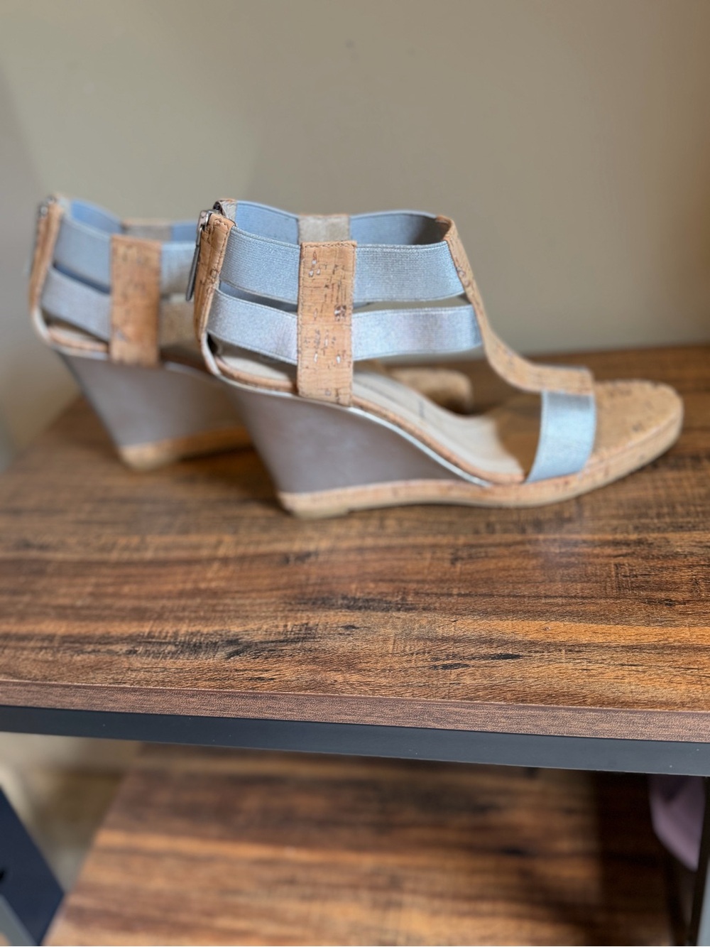 Donald J. Pliner Palo Wedges